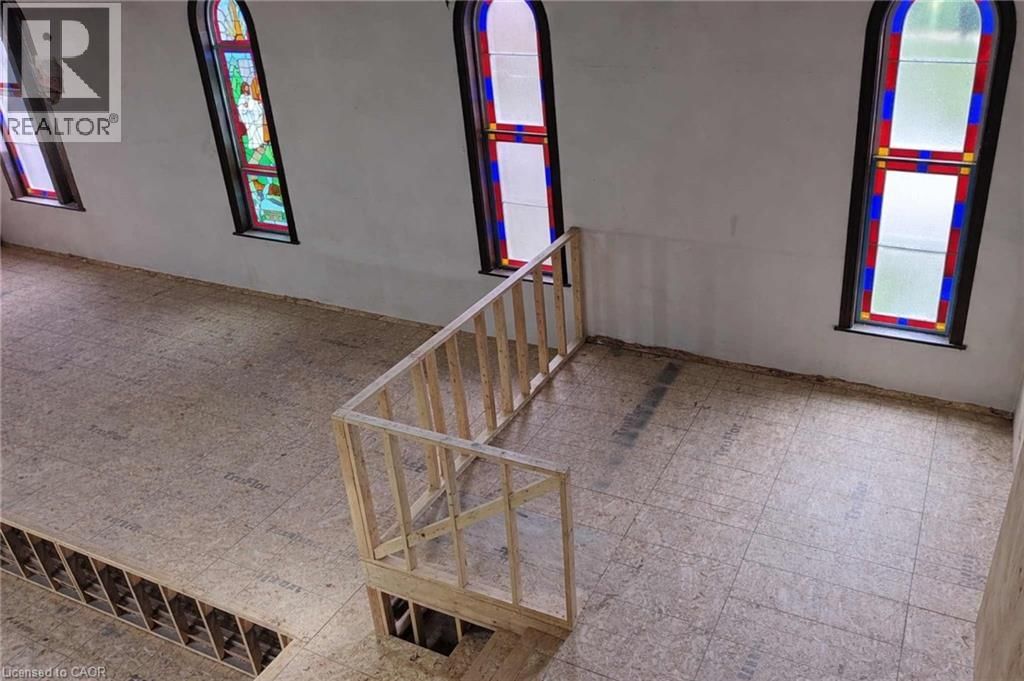 2048 ALBERT STREET SOUTH Image 8