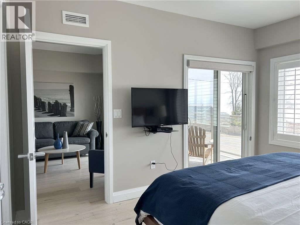 207 - 12 ERIE BOULEVARD Image 13