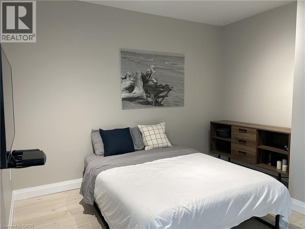 207 - 12 ERIE BOULEVARD Image 17