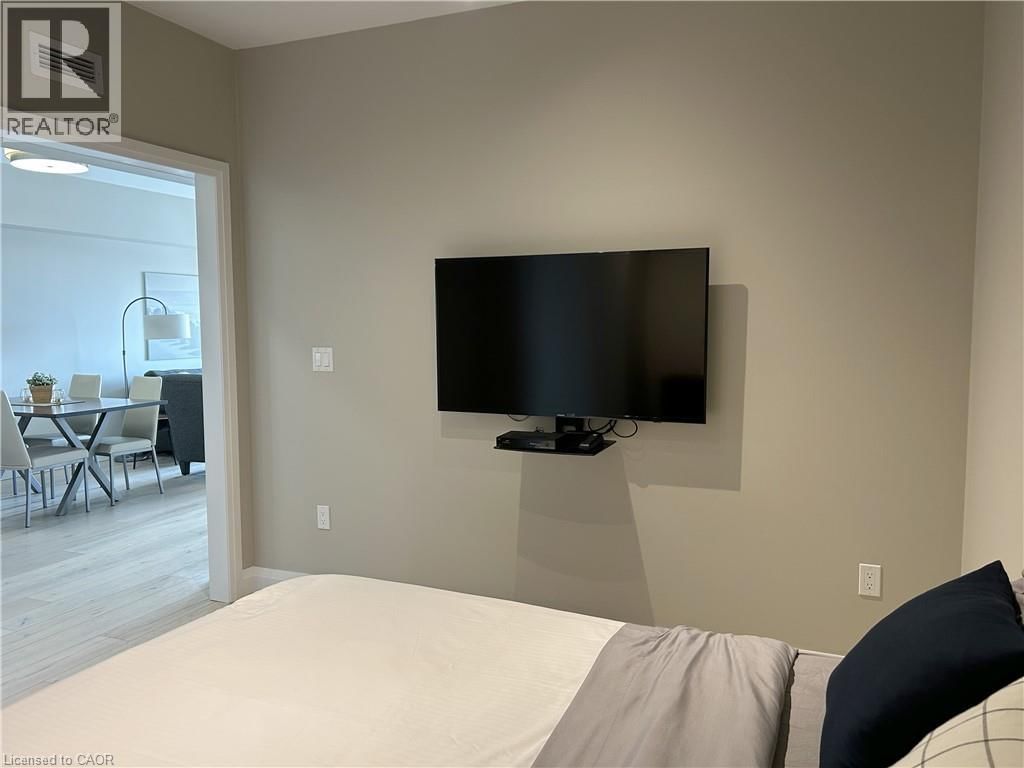 207 - 12 ERIE BOULEVARD Image 18