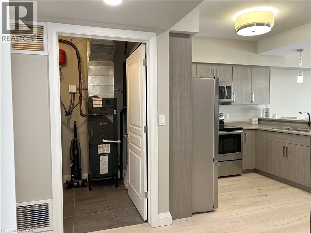 207 - 12 ERIE BOULEVARD Image 19