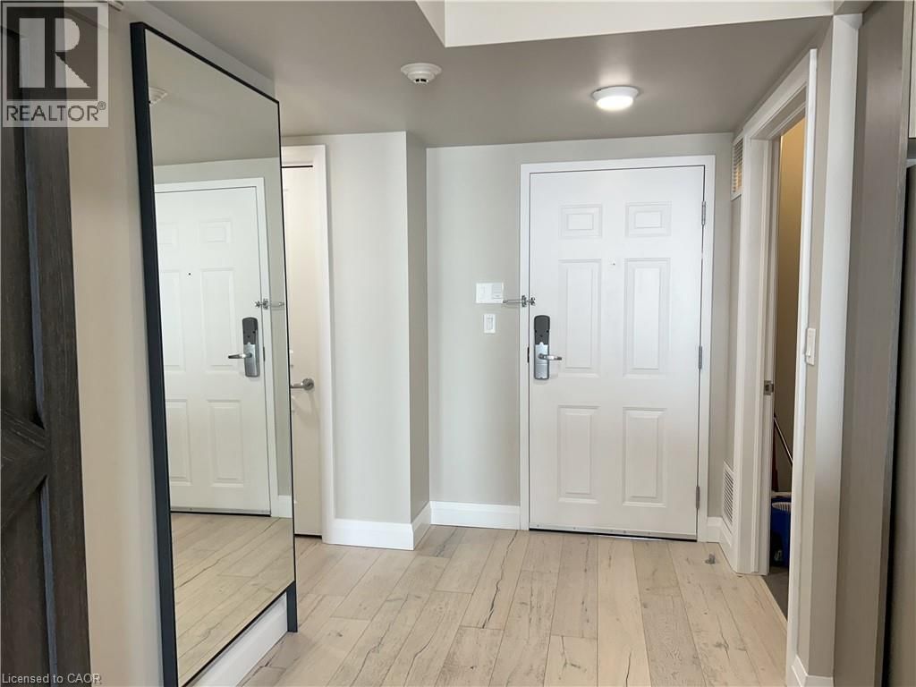 207 - 12 ERIE BOULEVARD Image 5