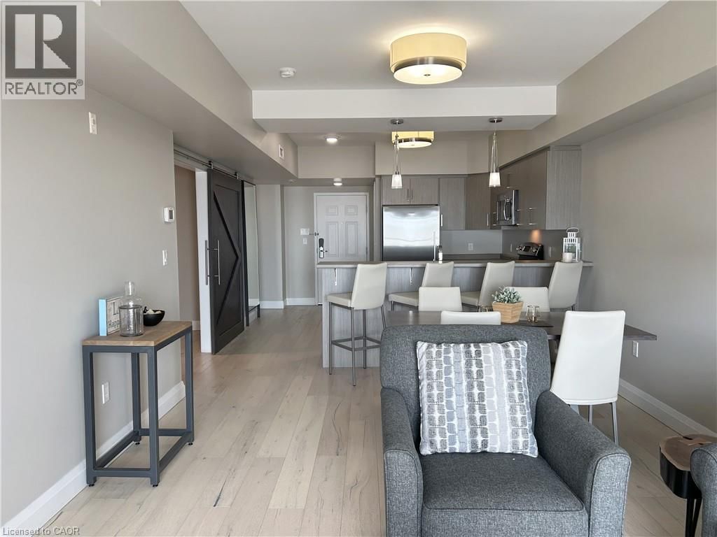 207 - 12 ERIE BOULEVARD Image 9