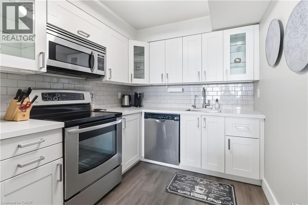 1706 - 975 WARWICK COURT Image 11