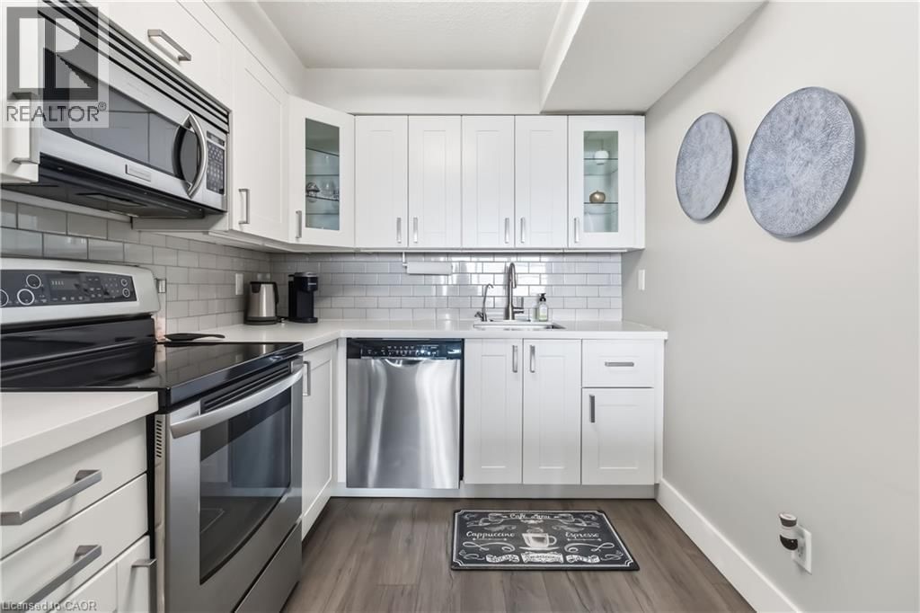 1706 - 975 WARWICK COURT Image 12