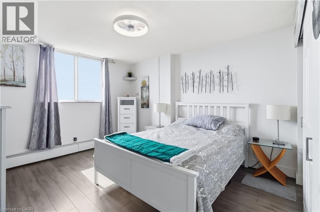 1706 - 975 WARWICK COURT Image 17