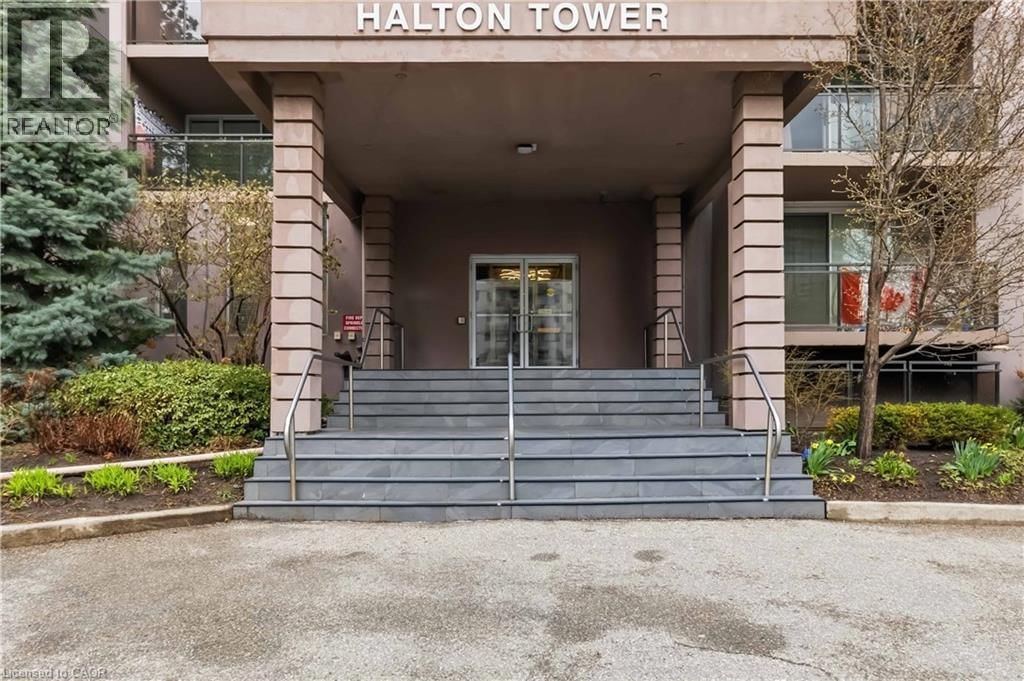 1706 - 975 WARWICK COURT Image 2