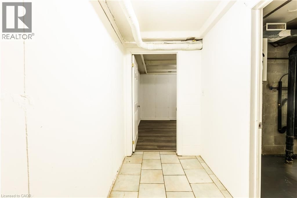 102 - 121 UNIVERSITY AVENUE EAST Image 21