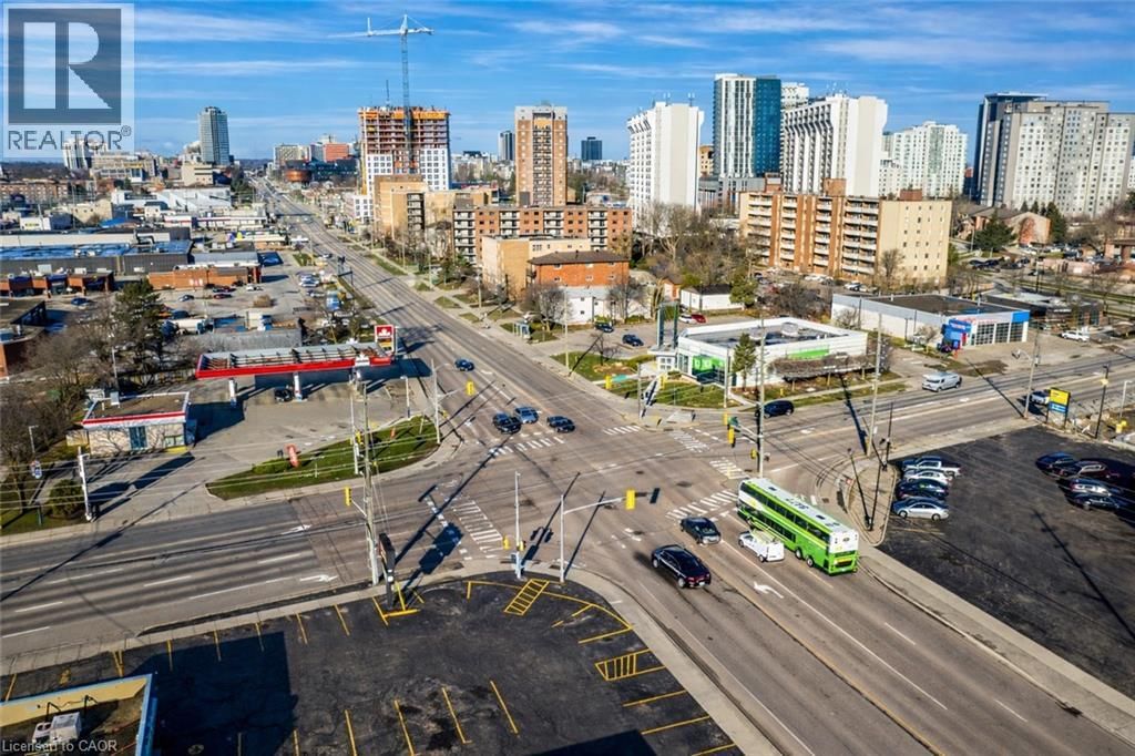 102 - 121 UNIVERSITY AVENUE EAST Image 38