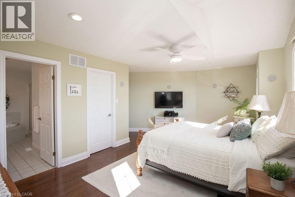 154 THOROUGHBRED BOULEVARD Image 31