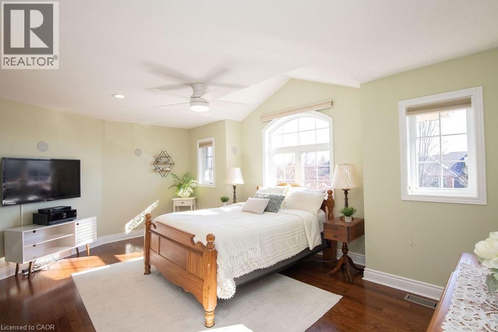 154 THOROUGHBRED BOULEVARD Image 33