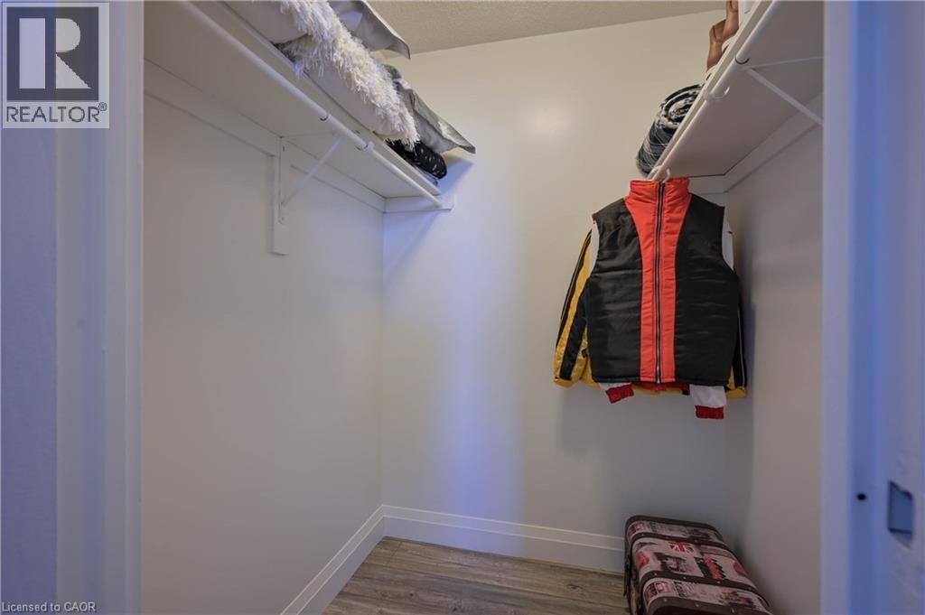 1612 - 35 GREEN VALLEY DRIVE Image 18