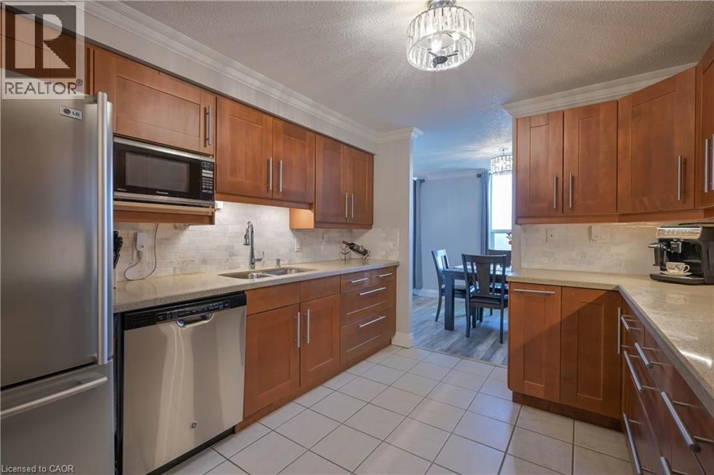 1612 - 35 GREEN VALLEY DRIVE Image 6