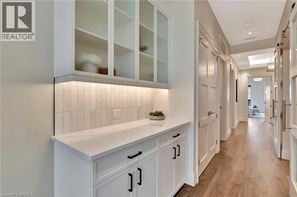 302 - 7 GRAND RIVER STREET NORTH Image 11