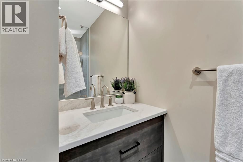 302 - 7 GRAND RIVER STREET NORTH Image 18