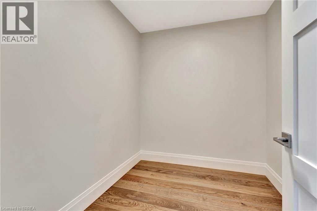 302 - 7 GRAND RIVER STREET NORTH Image 24