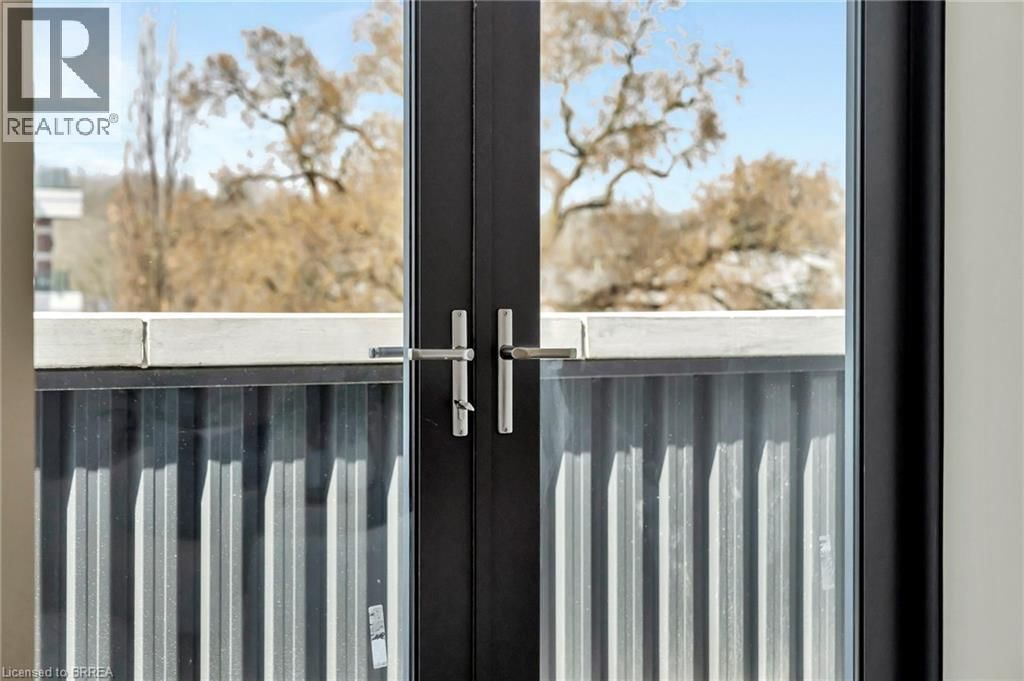 302 - 7 GRAND RIVER STREET NORTH Image 36