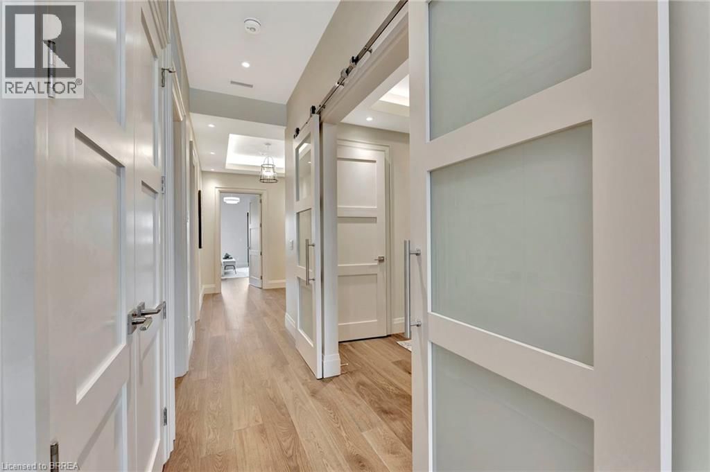 302 - 7 GRAND RIVER STREET NORTH Image 5