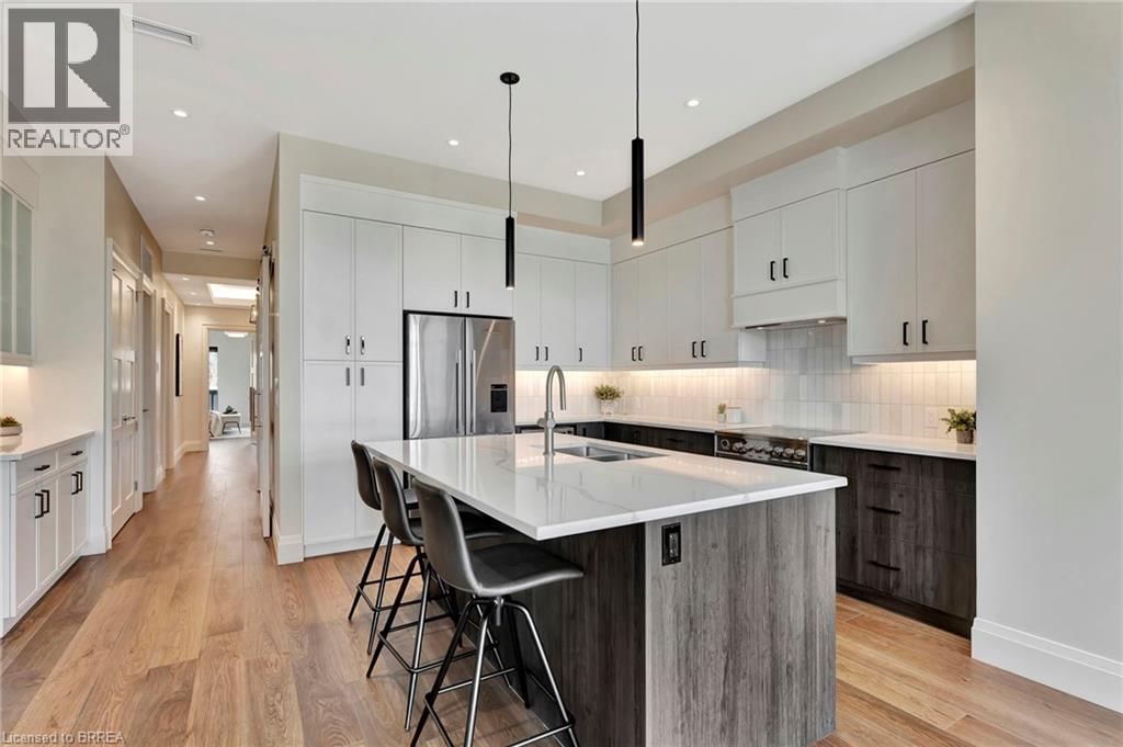 302 - 7 GRAND RIVER STREET NORTH Image 7