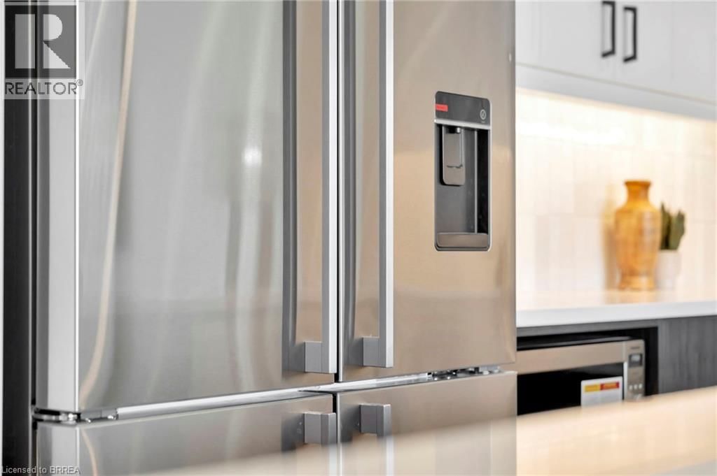 203 - 7 GRAND RIVER STREET NORTH Image 10