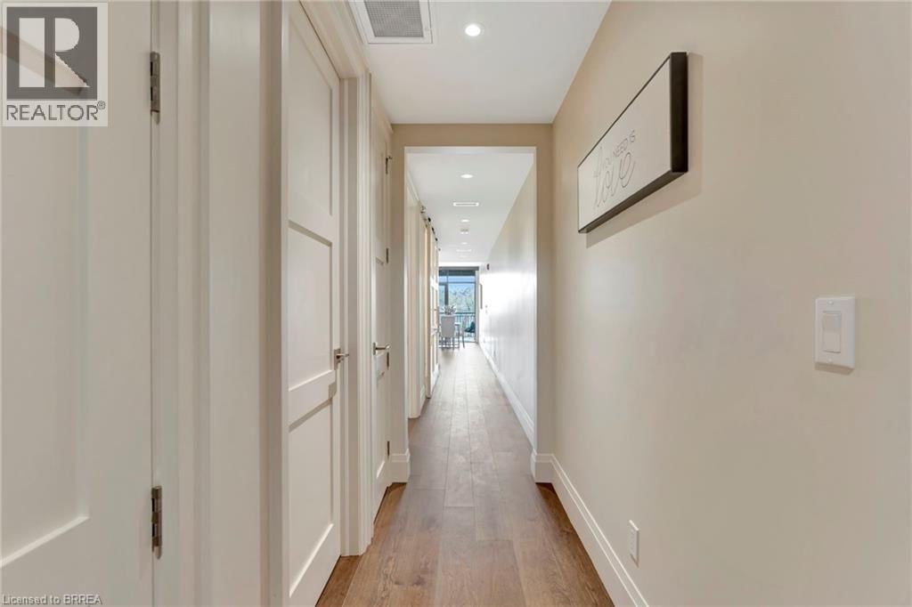 203 - 7 GRAND RIVER STREET NORTH Image 2