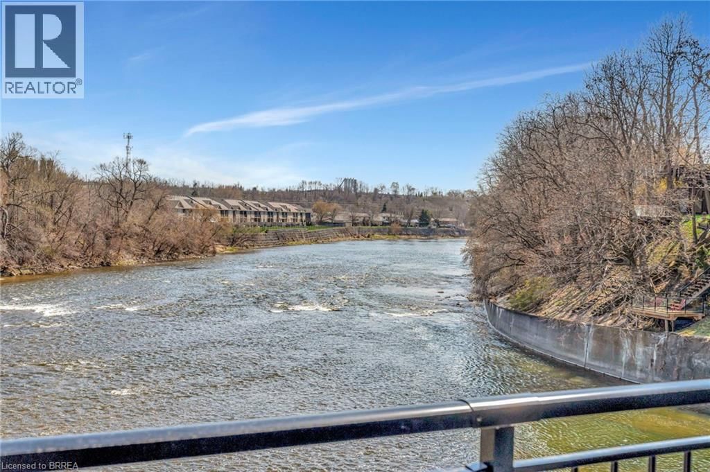 203 - 7 GRAND RIVER STREET NORTH Image 31