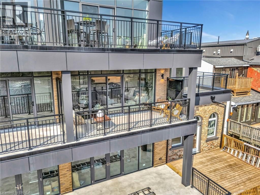 203 - 7 GRAND RIVER STREET NORTH Image 32