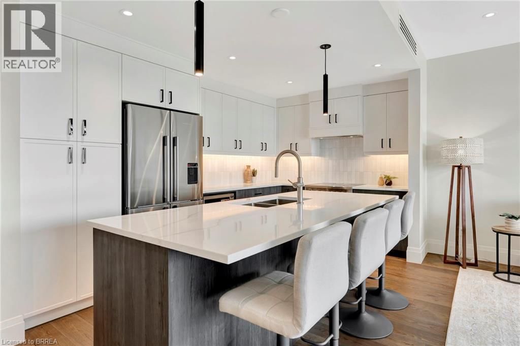 203 - 7 GRAND RIVER STREET NORTH Image 5