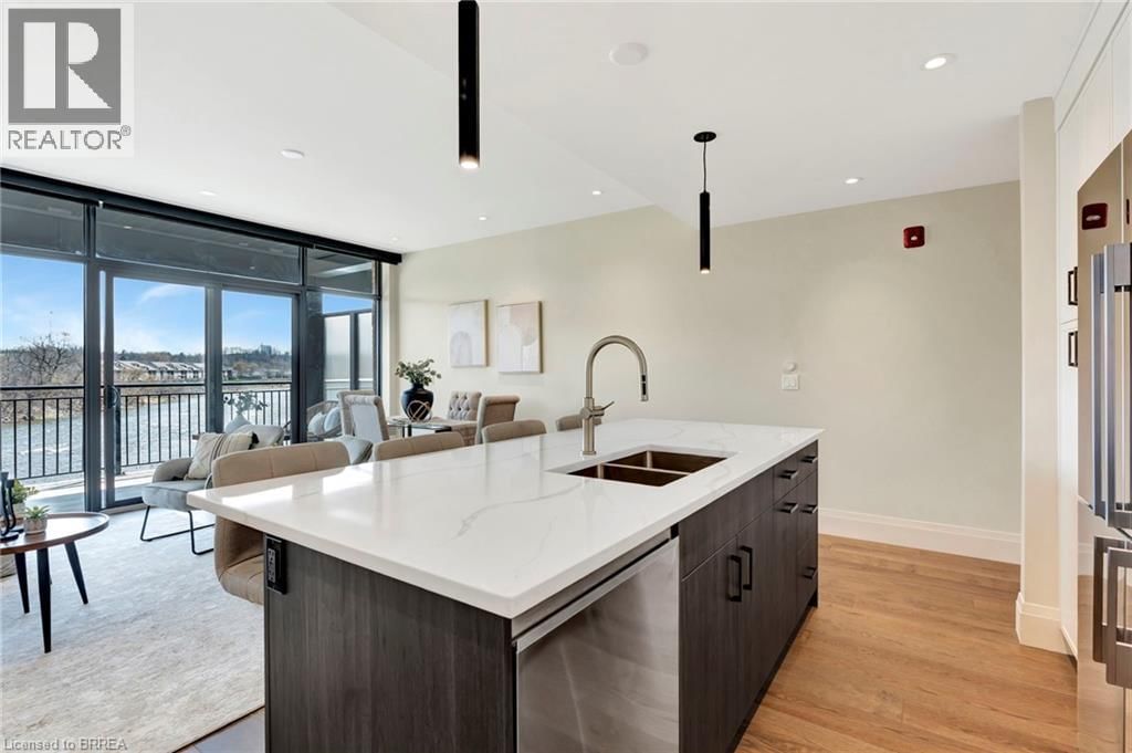 203 - 7 GRAND RIVER STREET NORTH Image 7