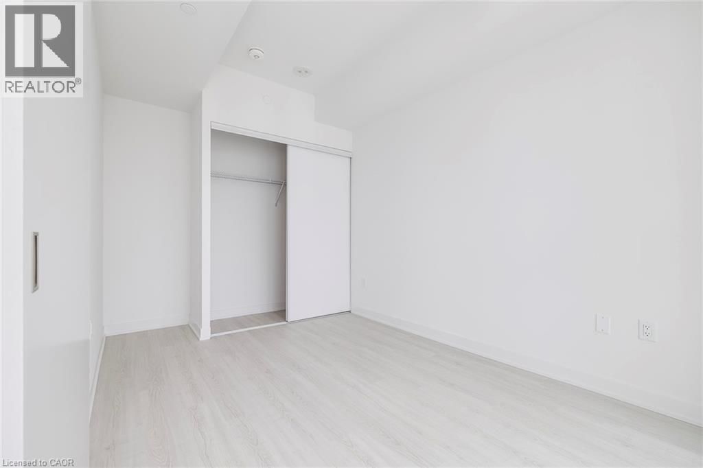 3912 - 3883 QUARTZ ROAD Image 5