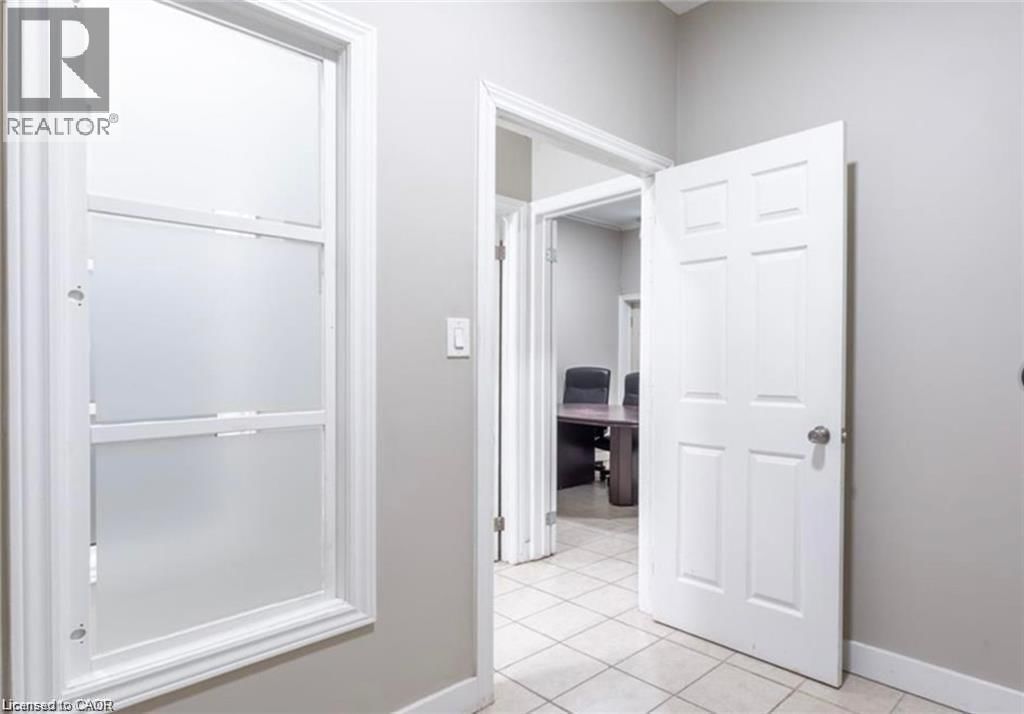 833 KING STREET EAST Image 17