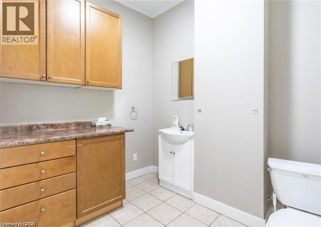 833 KING STREET EAST Image 22