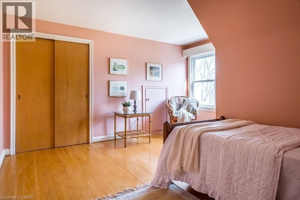 587 SHARALIN COURT Image 36