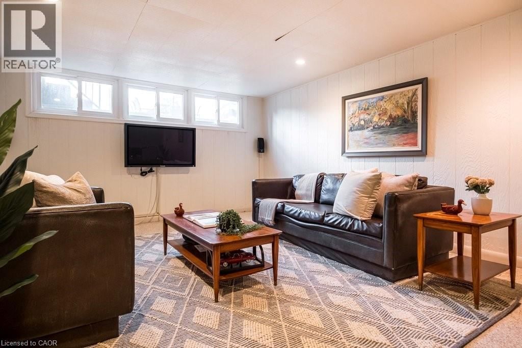 587 SHARALIN COURT Image 40