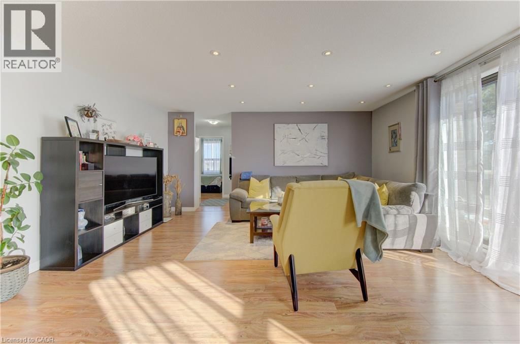 404 - 1100 COURTLAND AVENUE EAST Image 23