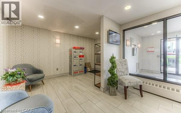 404 - 1100 COURTLAND AVENUE EAST Image 8