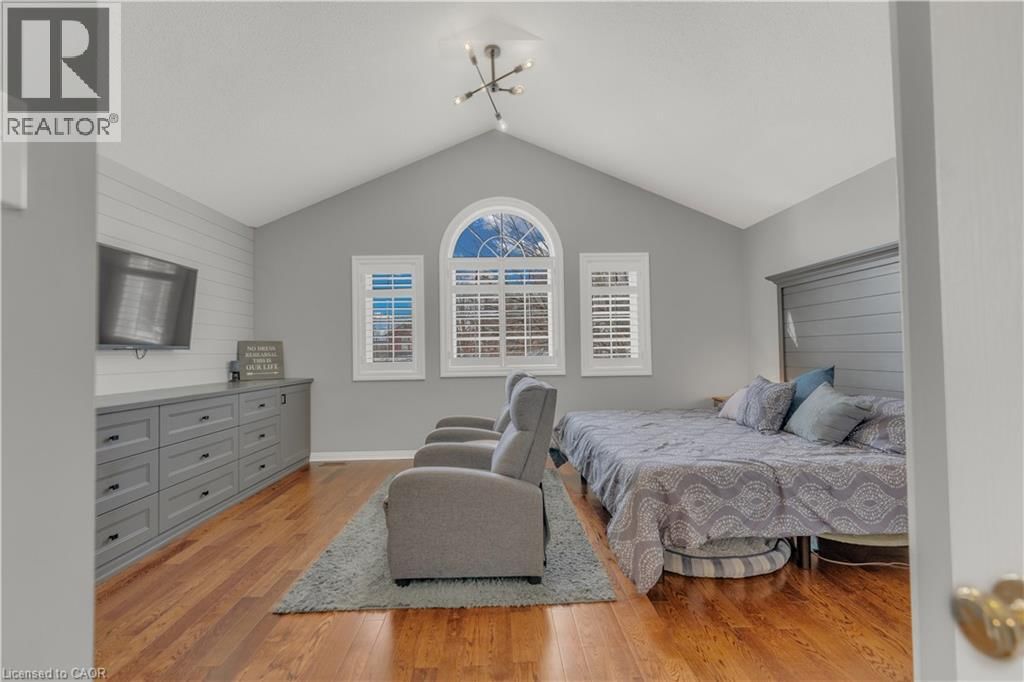 74 LAURENDALE AVENUE Image 13