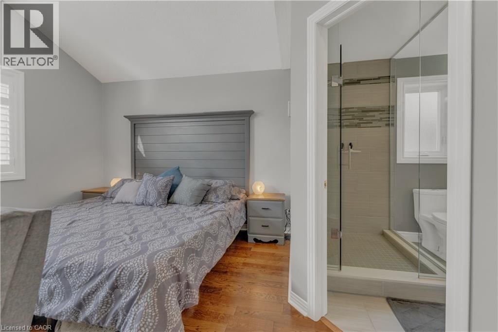 74 LAURENDALE AVENUE Image 18