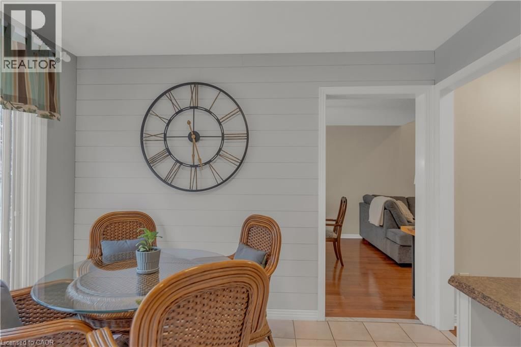 74 LAURENDALE AVENUE Image 22