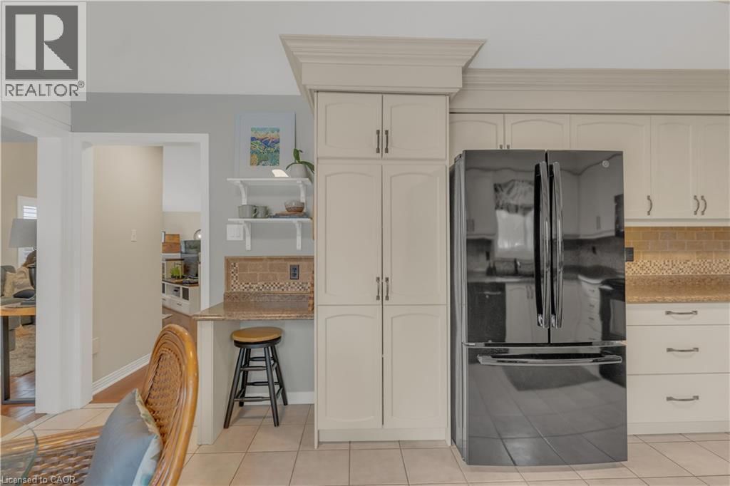 74 LAURENDALE AVENUE Image 23