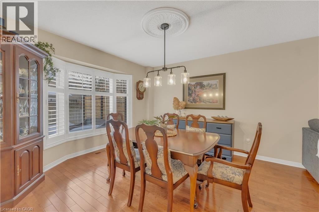 74 LAURENDALE AVENUE Image 25