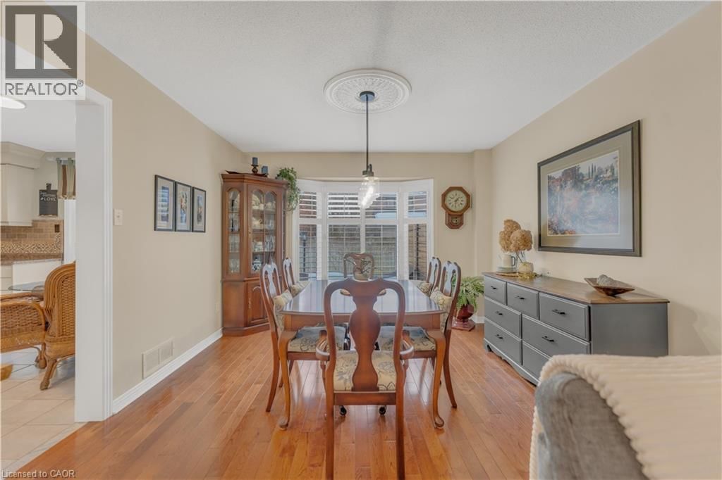 74 LAURENDALE AVENUE Image 26