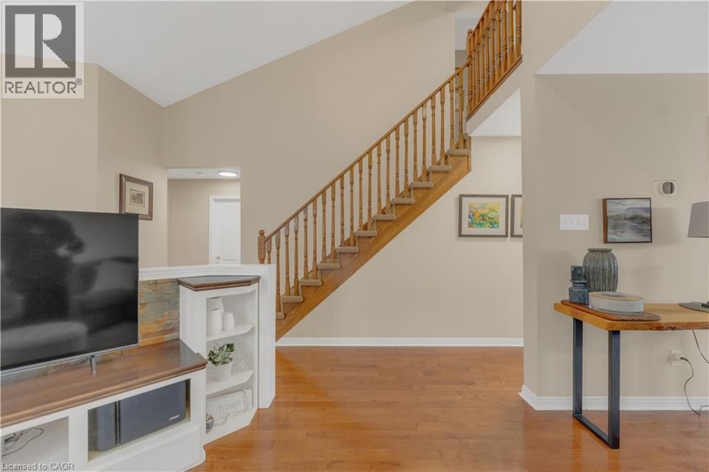 74 LAURENDALE AVENUE Image 29