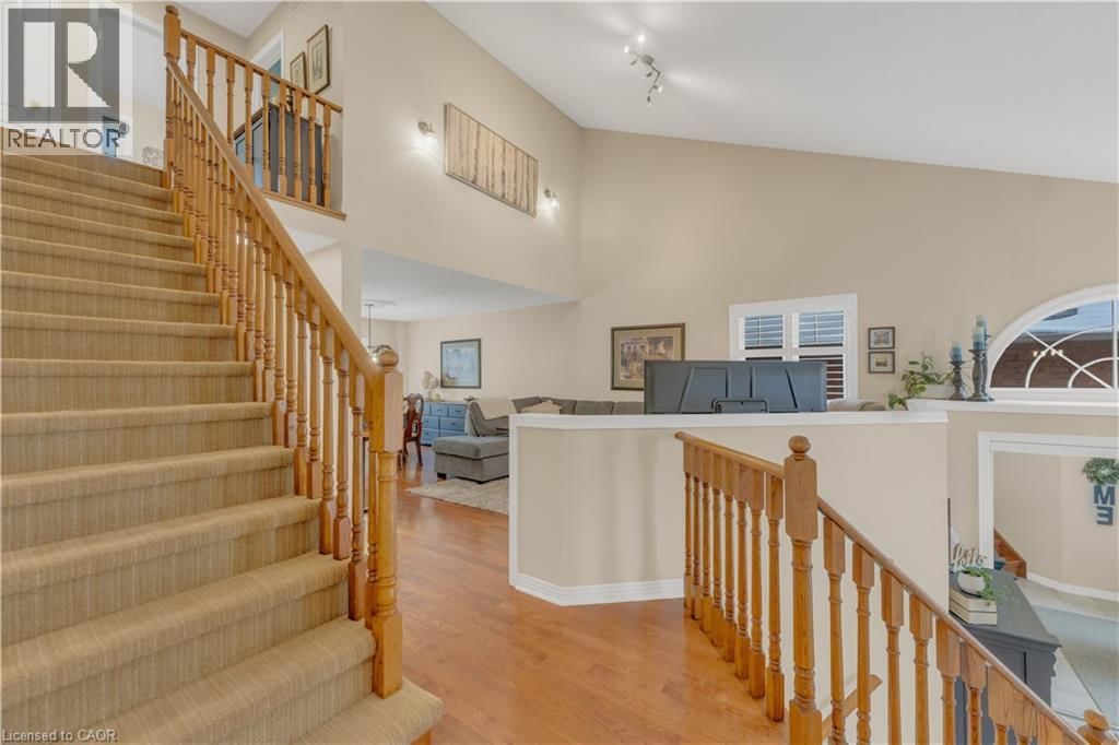 74 LAURENDALE AVENUE Image 30