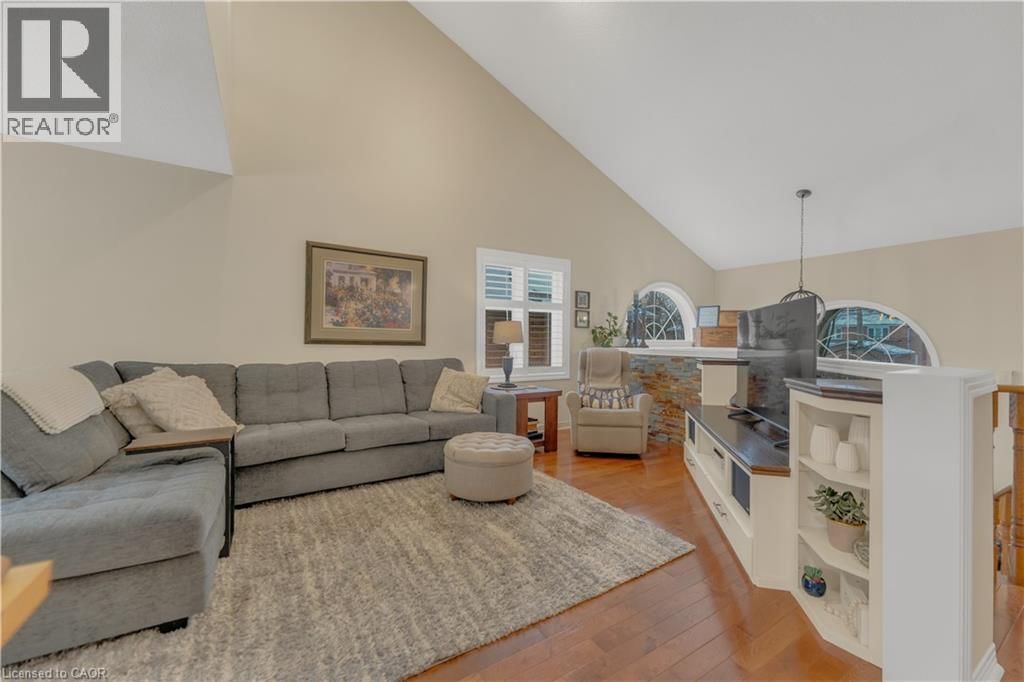 74 LAURENDALE AVENUE Image 31