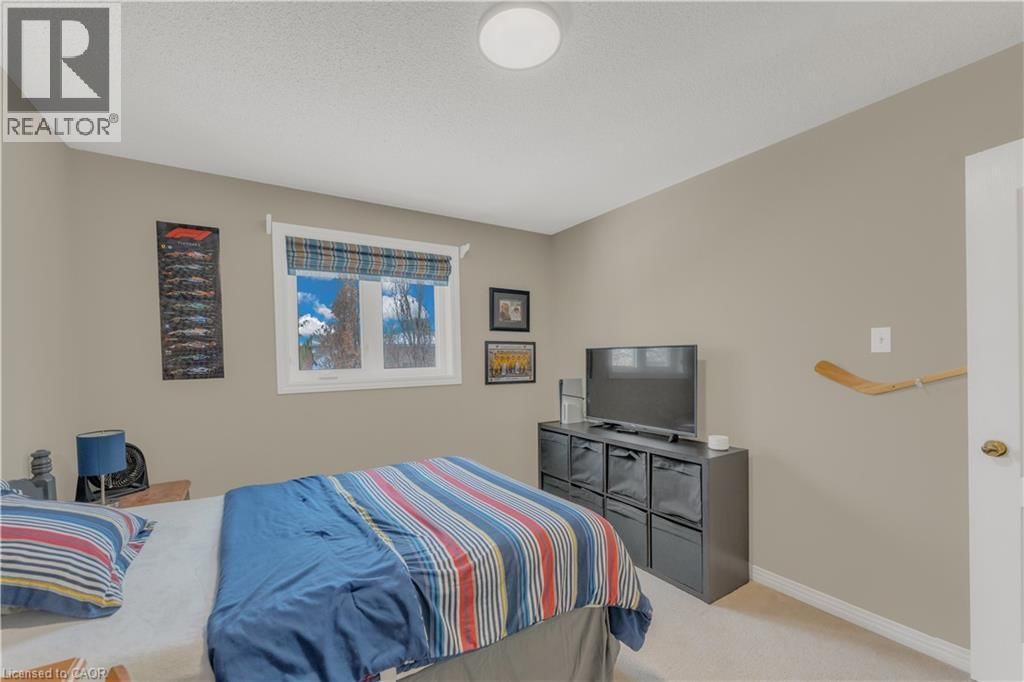 74 LAURENDALE AVENUE Image 33