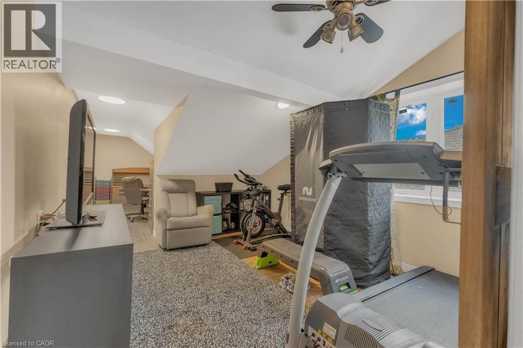 74 LAURENDALE AVENUE Image 38