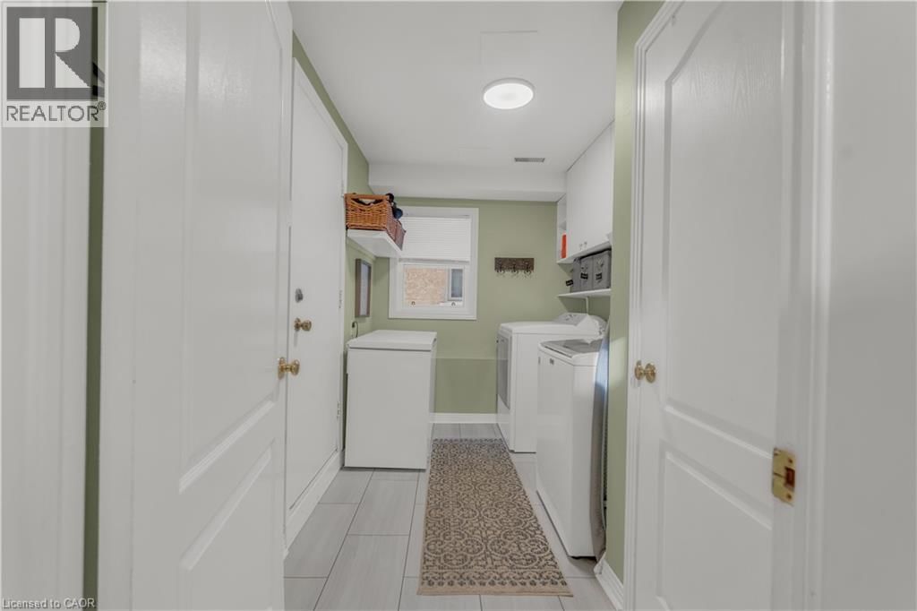 74 LAURENDALE AVENUE Image 40