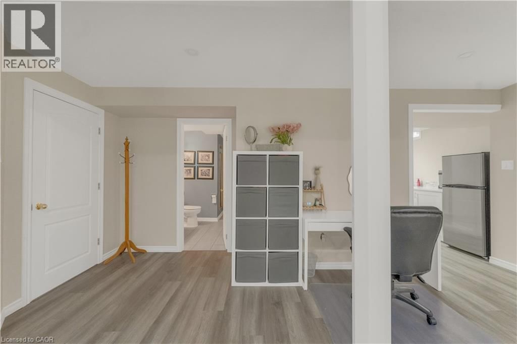 74 LAURENDALE AVENUE Image 44