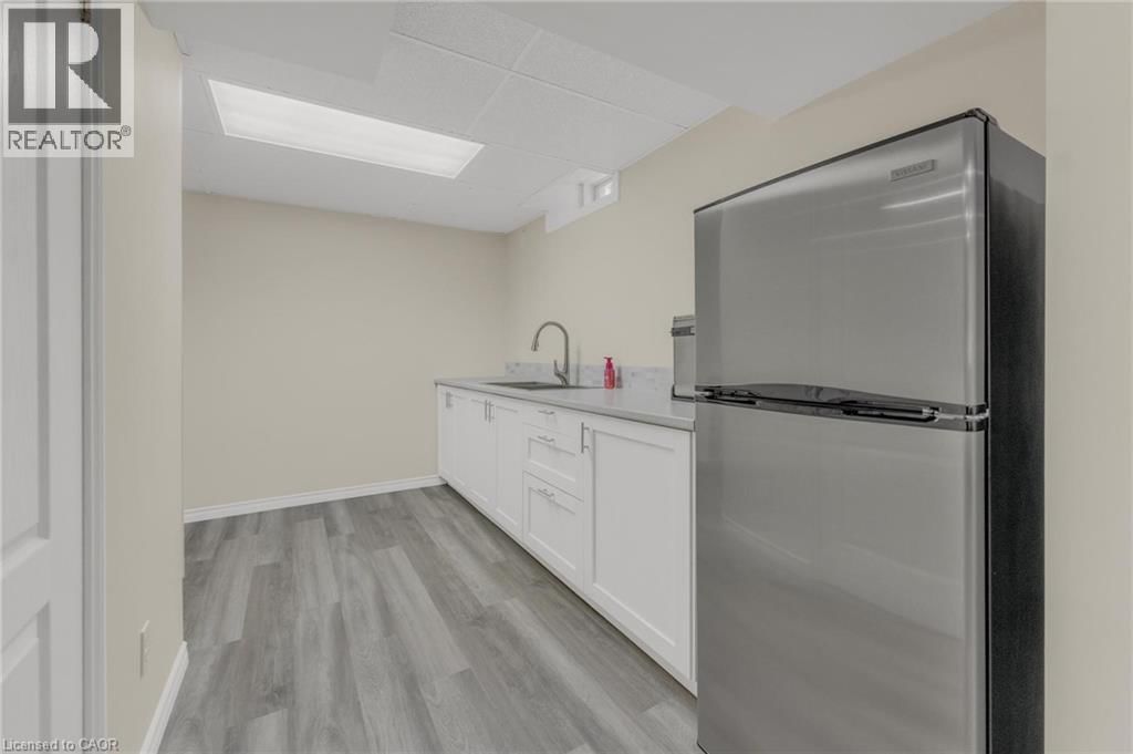 74 LAURENDALE AVENUE Image 45